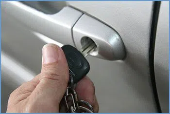 State Locksmith Services Flossmoor, IL 708-297-9150 - 21-unlock-car